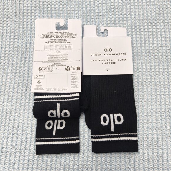 🌞NWT🌞 ALO Yoga 2-Pair Sport Socks | Arch Support & Breathable - Picture 2 of 3